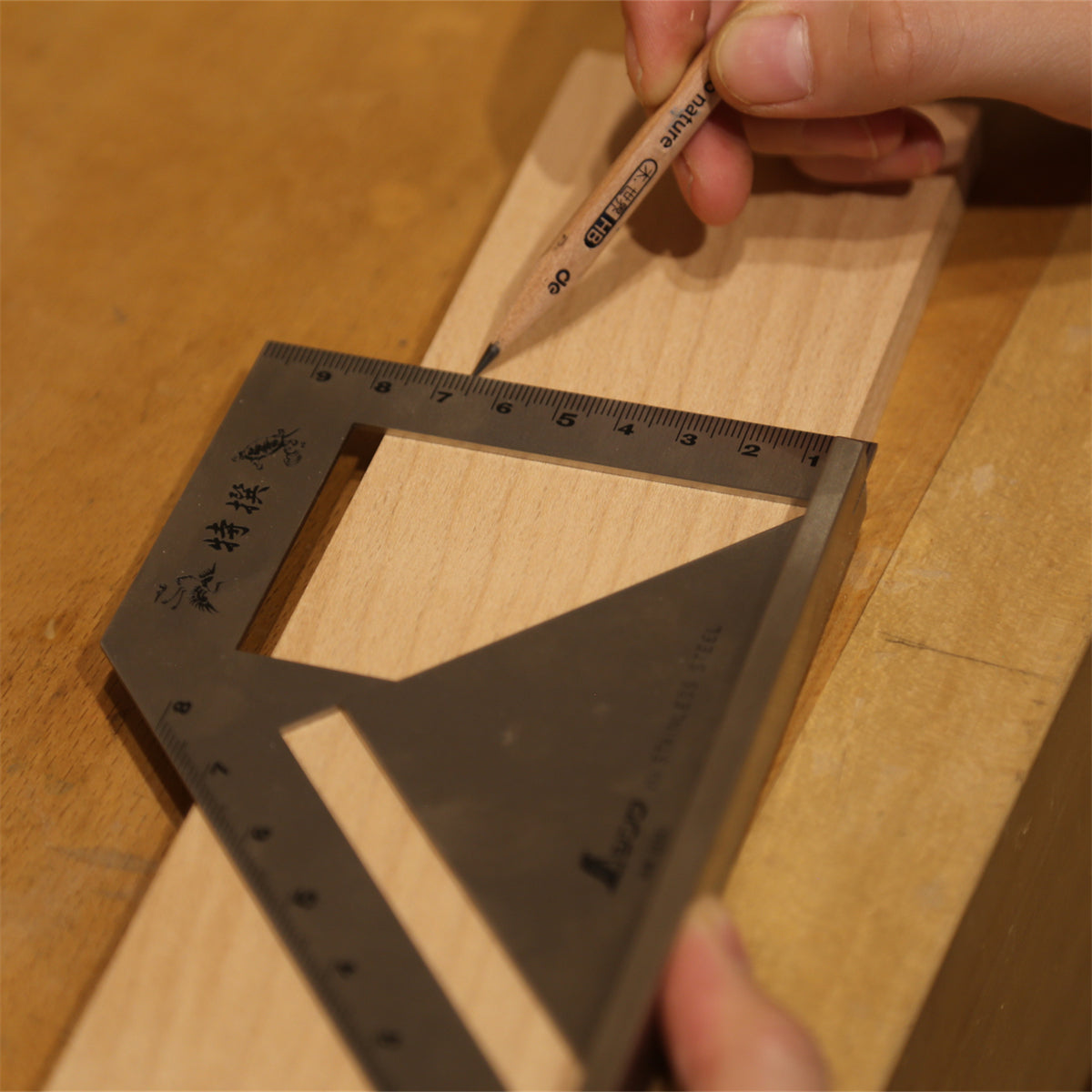 SHINWA Multifunctional Woodworking Scribing Ruler 45/90 Degree Stainless Steel Precision Square Ruler Wide Base Try Square Carpenter Tool