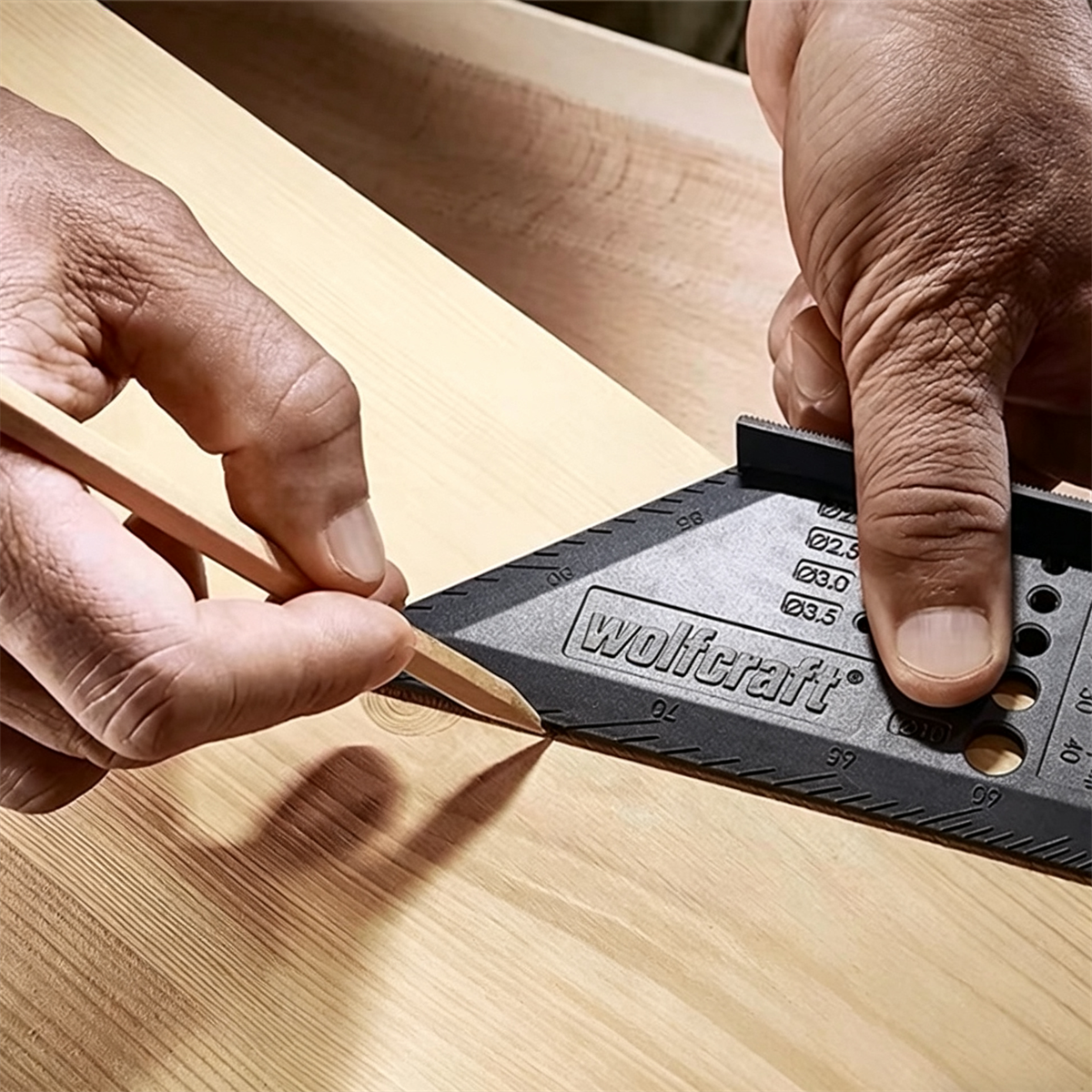 Wolfcraft Multi-Angle Measuring Tool - 3D Scribing Gauge, 45/90 Degree Angle Ruler & T-Square for Woodworking