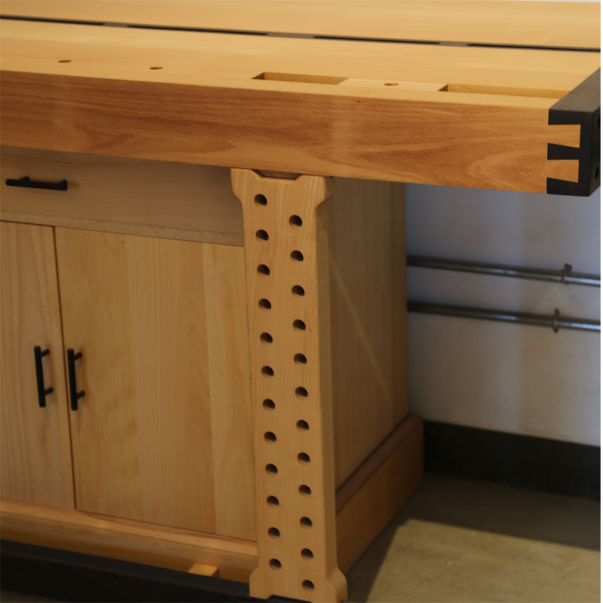 Custom Master Series Woodworking Workbench - Multifunctional Solid Wood Saw Table & Professional Carpenter Work Station