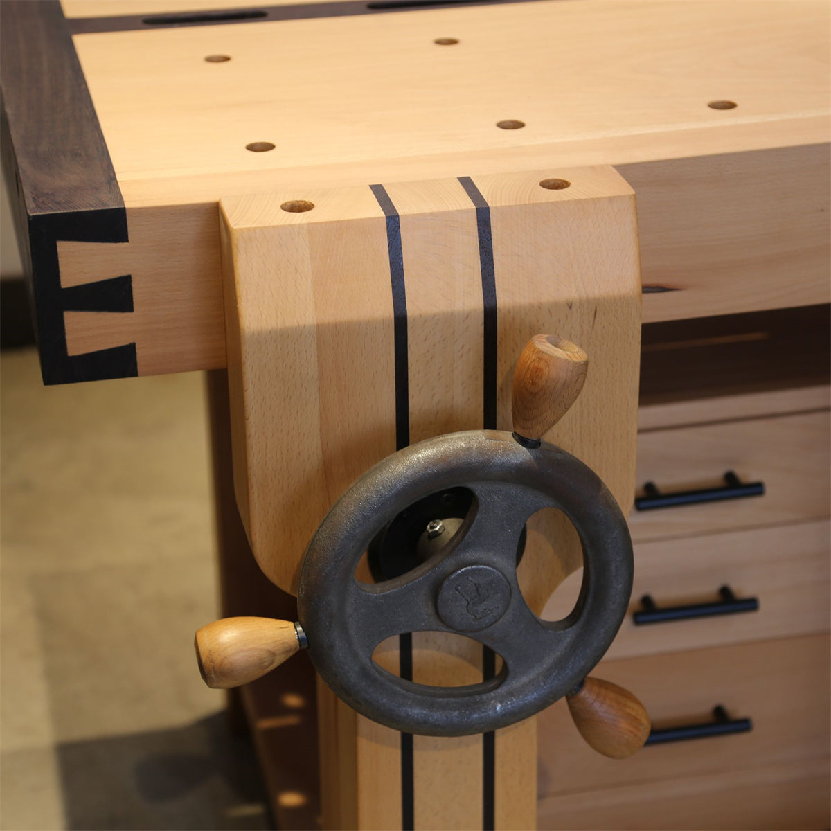 Custom Roubo Style Woodworking Workbench - Multifunctional Solid Wood Saw Table & Professional Carpenter Work Station