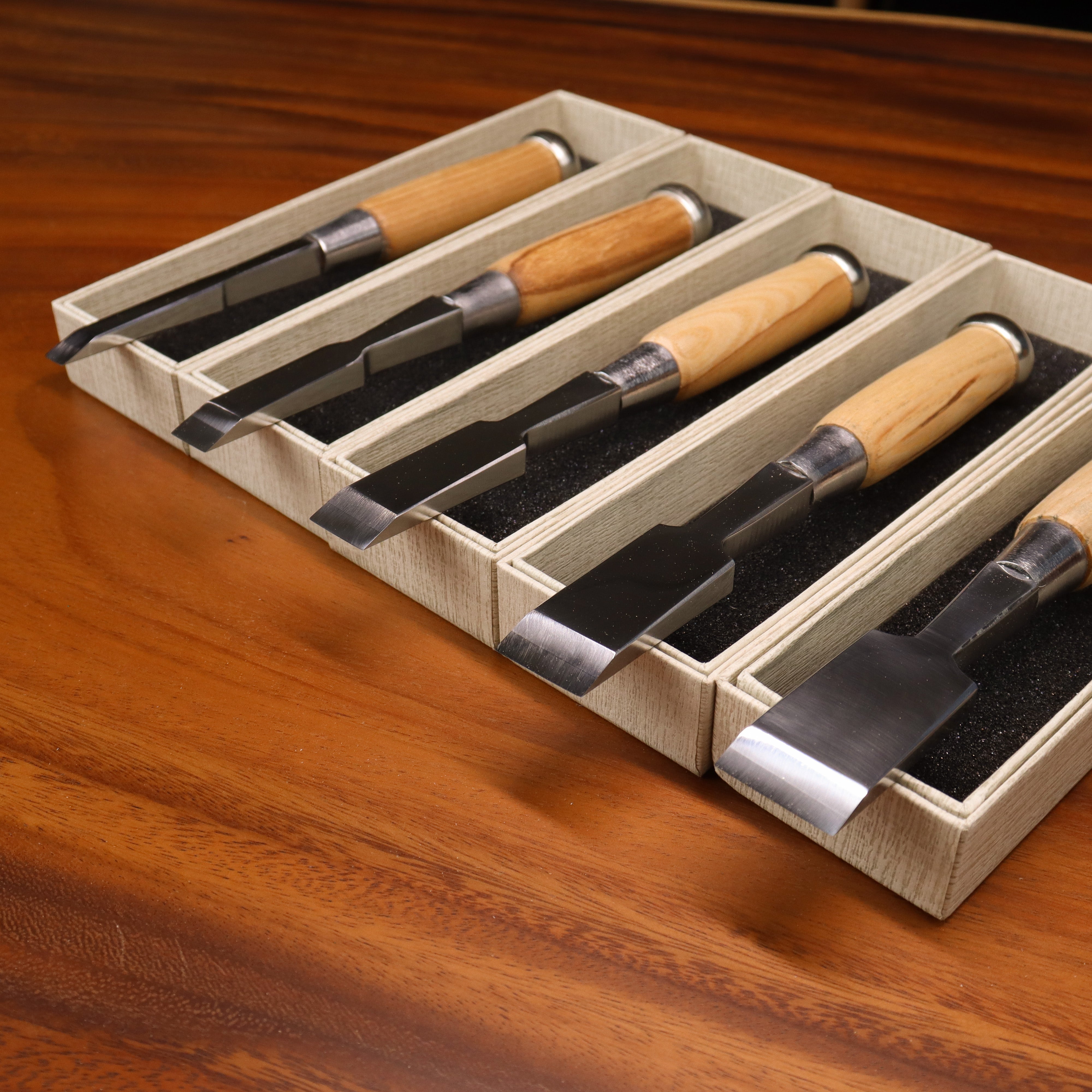 Professional Heavy Duty Wood Chisel, Hand Forged Laminated Steel - Easy to Sharpen, Chip Resistant Blade with Thick Iron Ferrule